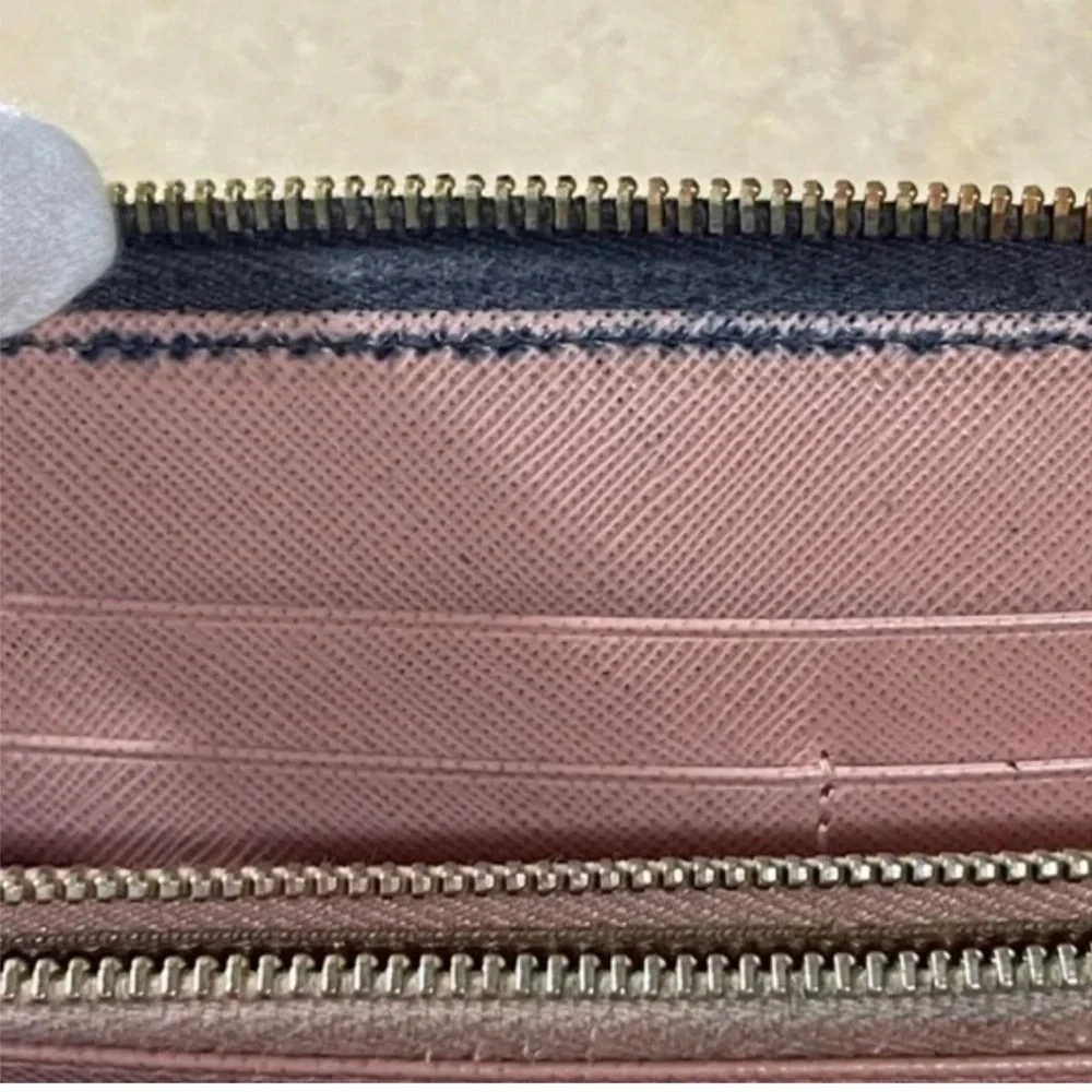 PRADA Iridescent Black Leather Pink Interior Wallet - Picture 5 of 7